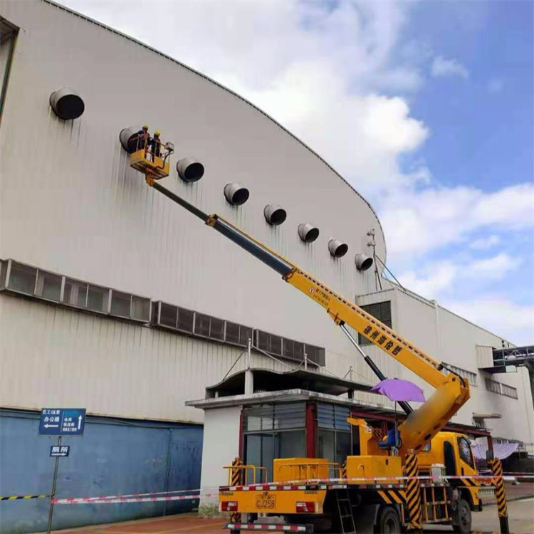 遂平高空作业车出租服务：专业广告牌安装解决方案