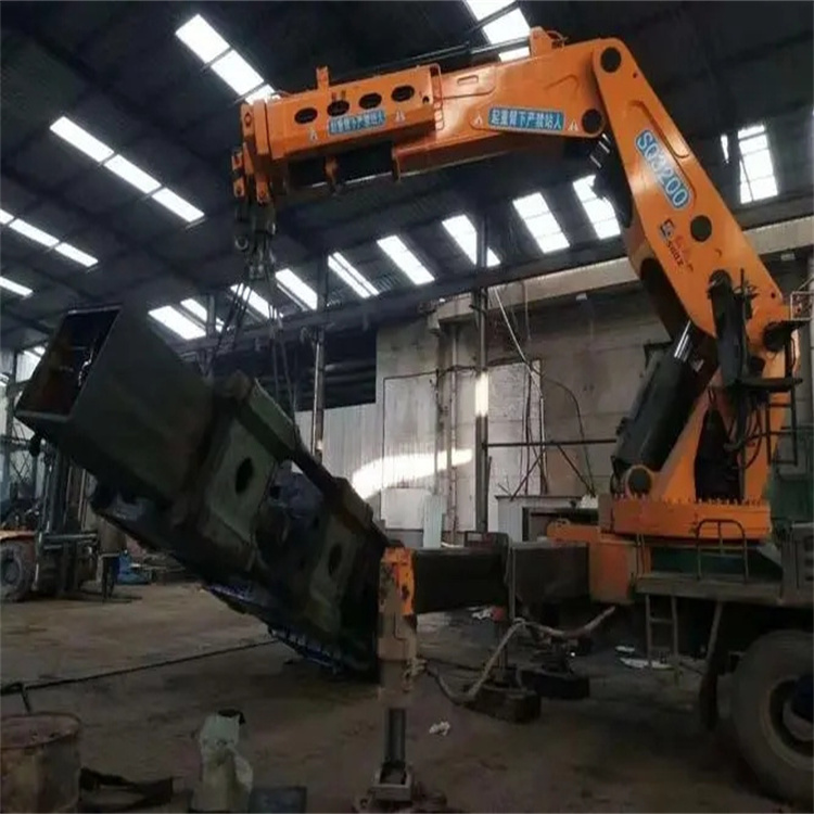 遂平130吨折臂吊车出租吊机租赁附近电话