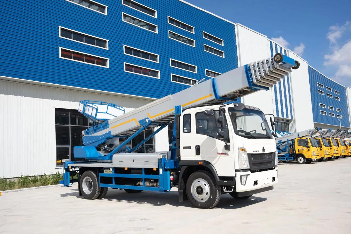 遂平出租云梯车高空作业车 建筑垃圾搬运